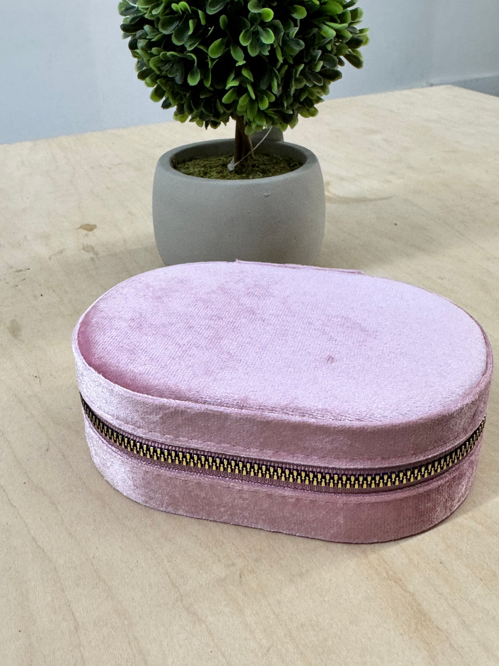 Luxury Velvet Jewelry Box – Elegant Jewelry Organizer