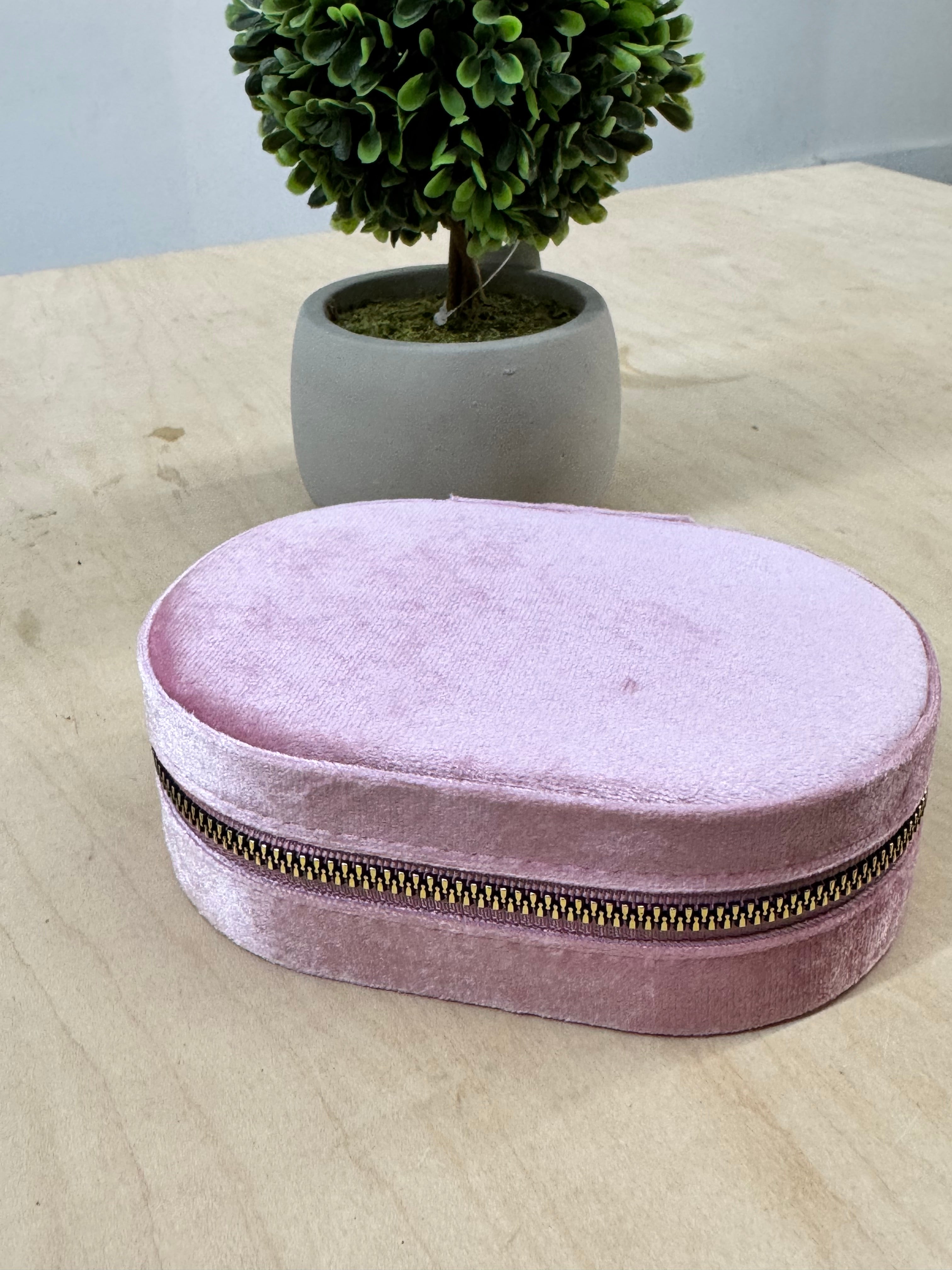Luxury Velvet Jewelry Box – Elegant Jewelry Organizer