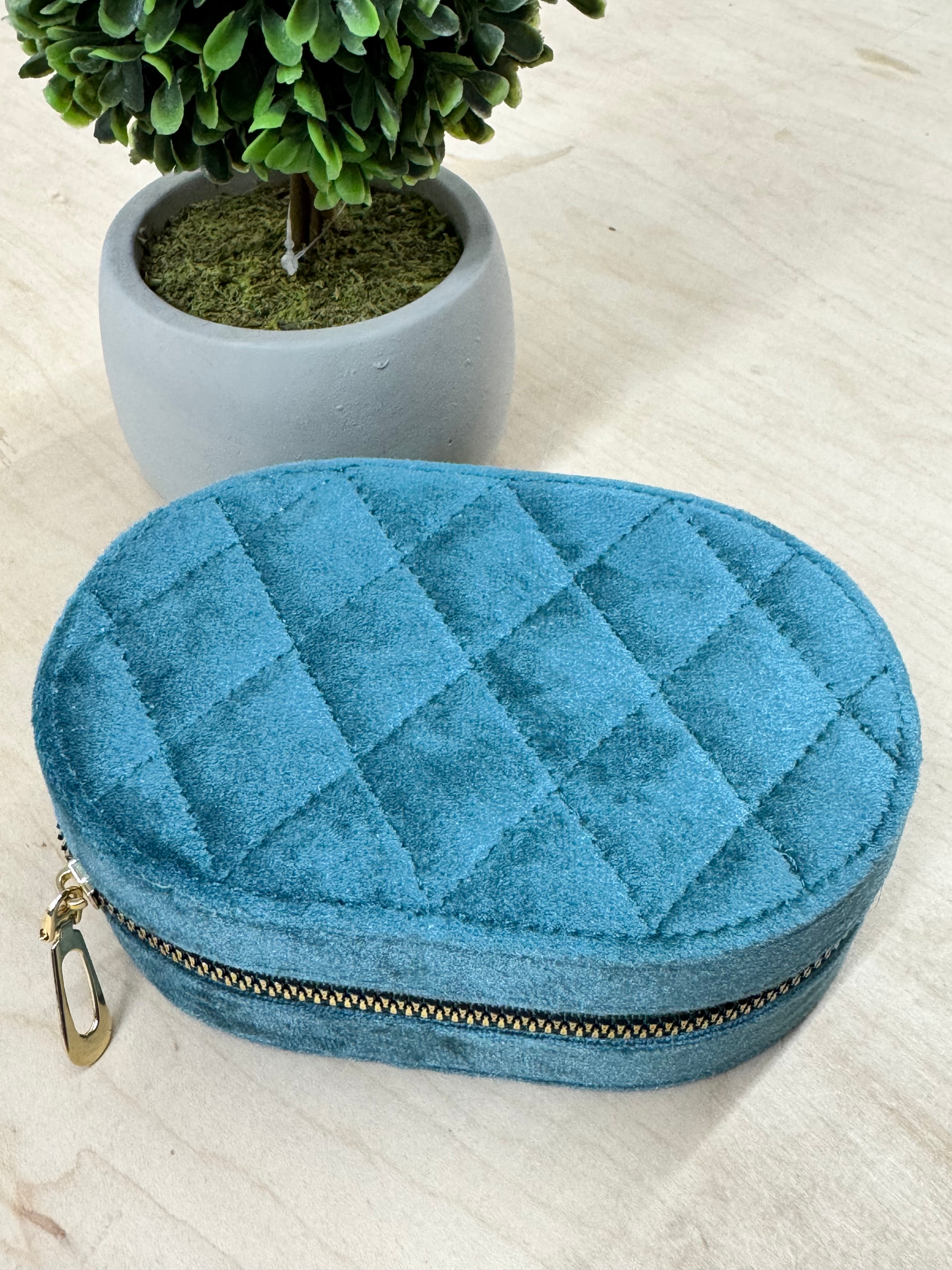 Quilted Velvet Jewelry Box – Premium Jewelry Organizer for Rings, Earrings & Necklaces