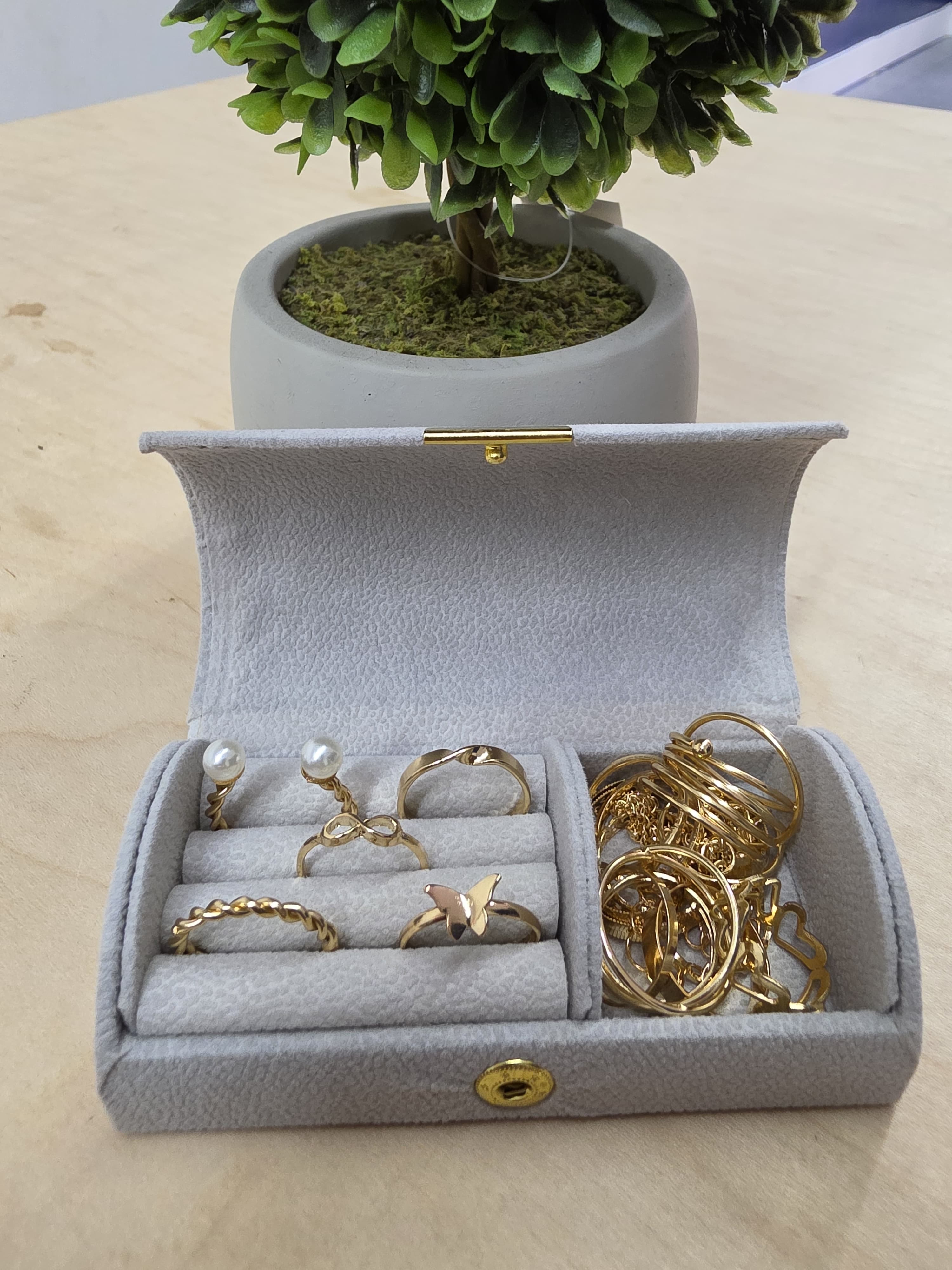 Velvet Ring Holder Jewelry Box