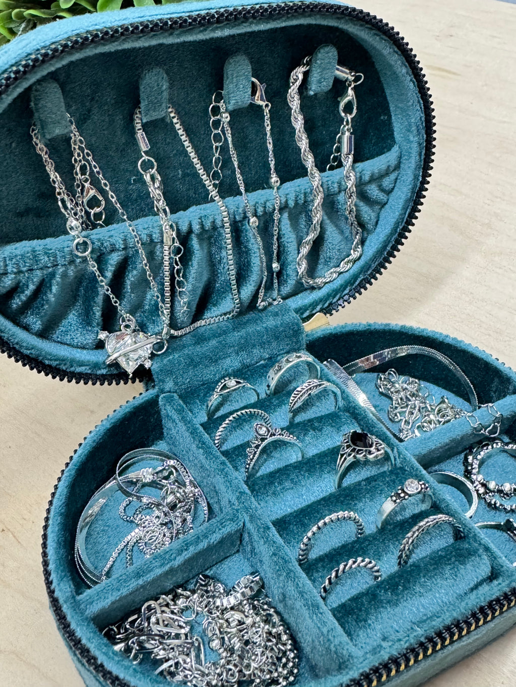 Quilted Velvet Jewelry Box – Premium Jewelry Organizer for Rings, Earrings & Necklaces