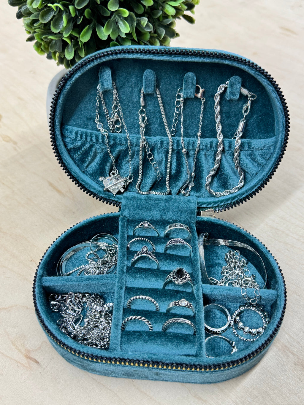 Quilted Velvet Jewelry Box – Premium Jewelry Organizer for Rings, Earrings & Necklaces